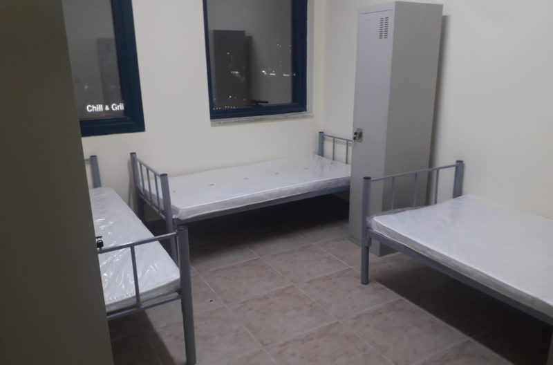 Neat and clean bed space for bachelors ewaar
