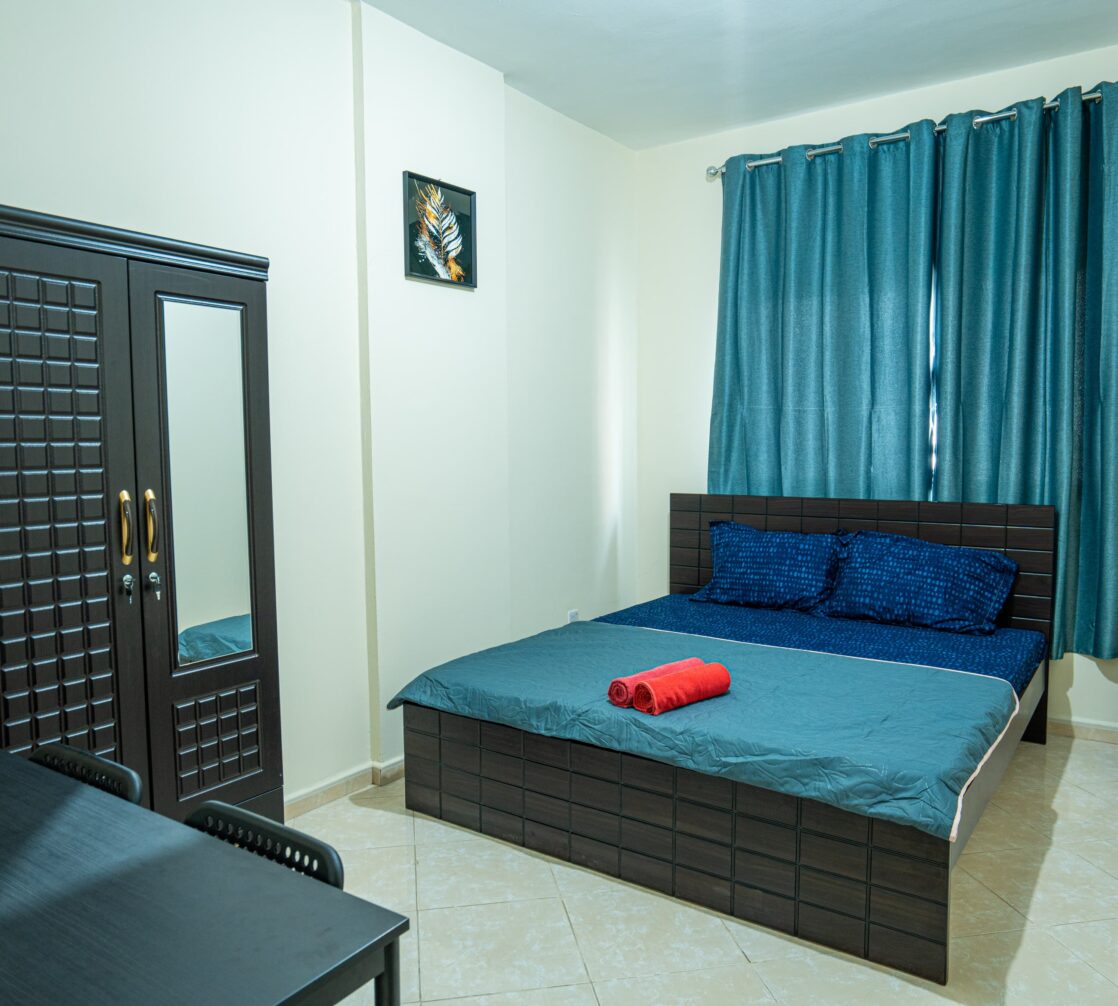 Daily basis room available Shabia 12 Near Zia medical ewaar